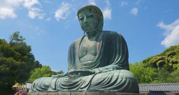 The Great Buddha of Kamakura (side angle)