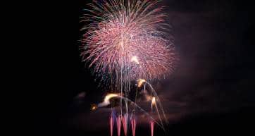 Fireworks launched from the embankment of the beach called "Southern Beach" in Chigasaki City, Kanagawa Prefecture, Japan.