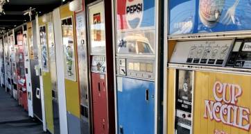 retro vending machines in Sagamihara